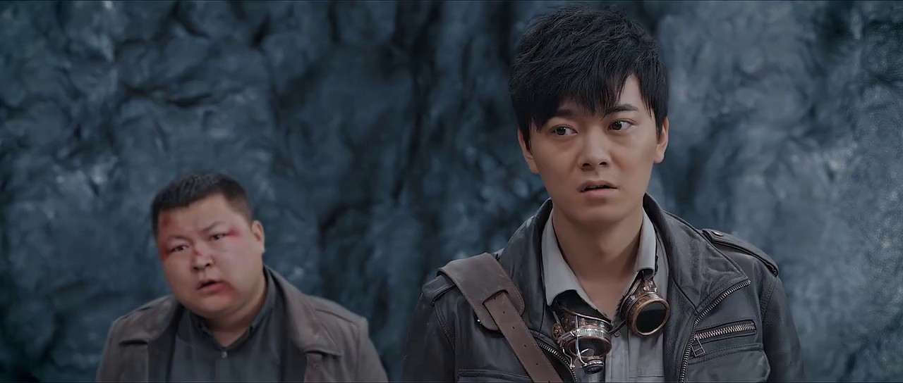 East Dragon (2018) HC WEBRip Hindi + Ta Zh 720p x264 AVC AAC 2.0.mkv.0004